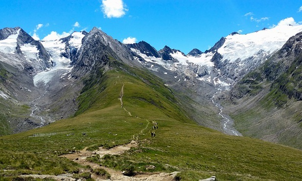 78-latka przeżyła w Alpach upadek ze 150 metrów
