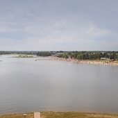 Panorama kąpieliska z wieży widokowej.