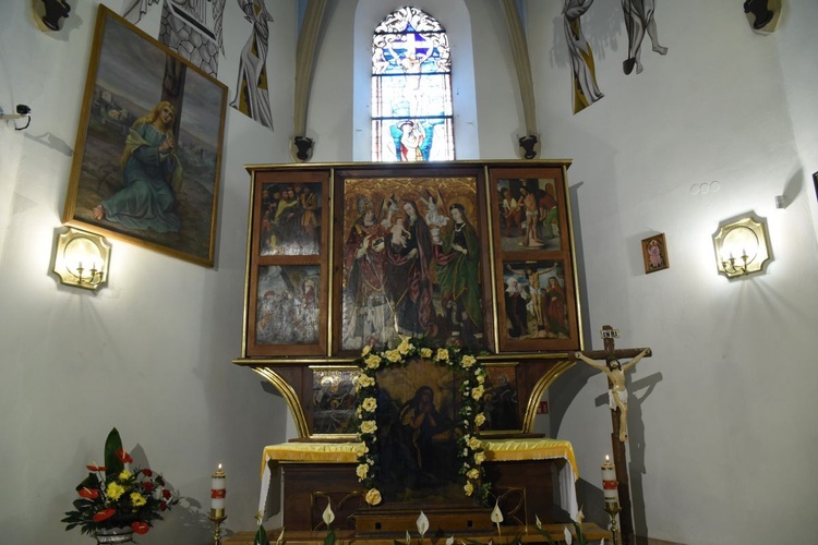 Ołtarz w kościele pw. św. Marii Magdaleny.