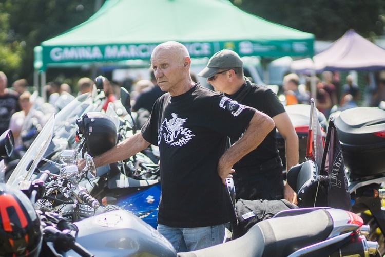 Parada motocyklowa i poświęcenie pojazdów w Marcinowicach