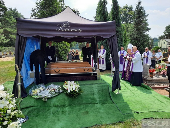 Pogrzeb ks. Jana Wnuka-Lipińskiego