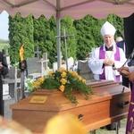 Wola Rogowska. Pogrzeb śp. ks. Teodora Szarwarka