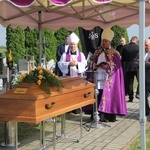 Wola Rogowska. Pogrzeb śp. ks. Teodora Szarwarka