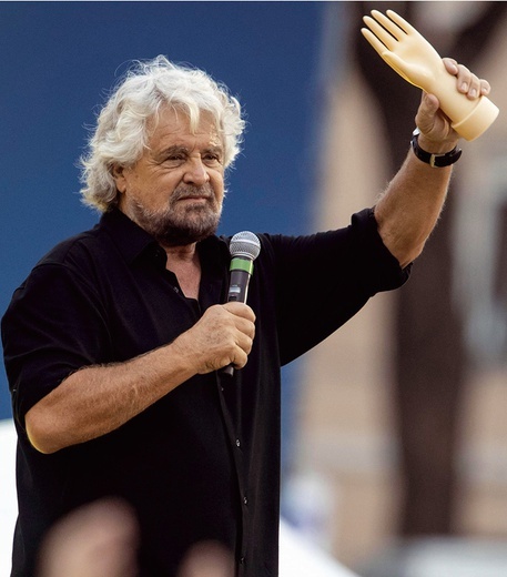 Beppe Grillo, najpopularniejszy w latach 90. włoski komik, założył Ruch Pięciu Gwiazd, który osiągnął nieoczekiwanie doskonały wynik w wyborach.