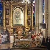 Obraz Przemienionego znajduje się w głównym ołtarzu bazyliki od 50 lat.