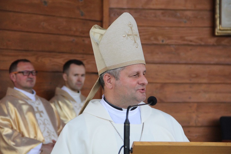 Stary Sącz. Obóz stypendystów Fundacji "Dzieło Nowego Tysiąclecia"