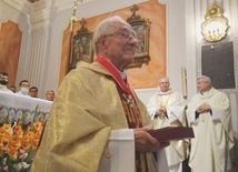 Mielec. Ks. Franciszek Hanek został odznaczony Krzyżem Komandorskim Orderu Odrodzenia Polski