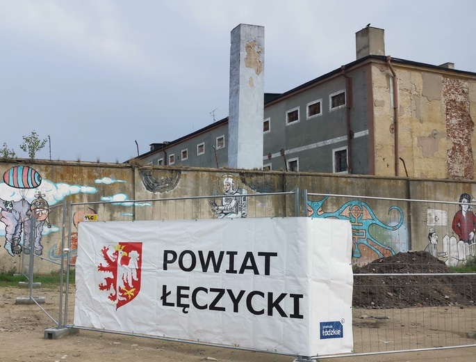 Na terenie byłego więzienia trwają poszukiwania pochówku Piasta Kazimierza II łęczyckiego.