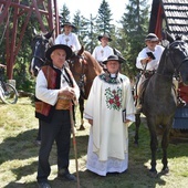 Msza św. na Polanie Rusnakowej pod Turbaczem w Gorcach 