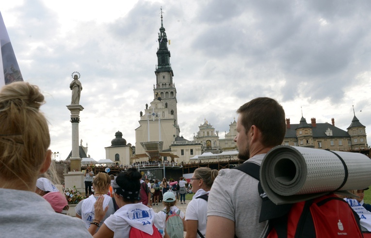 Na przywędrowanie tutaj i na to, by potem pomodlić się w kaplicy Cudownego Obrazu, czeka każdy pielgrzym.