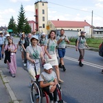 Abp Tadeusz Wojda na trasie pieszych pielgrzymek na Jasną Górę