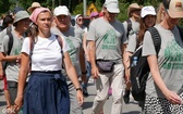 Abp Tadeusz Wojda na trasie pieszych pielgrzymek na Jasną Górę
