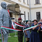 Kraków. Pomnik węgierskiego bratanka