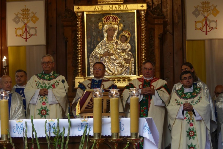 Msza św. podczas nabożeństwa fatimskiego 13 sierpnia w Rychwałdzie.