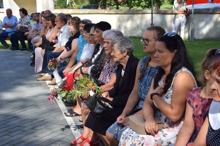 Pielgrzymi z Żychlina i Msza św. z wprowadzeniem relikwii papieża