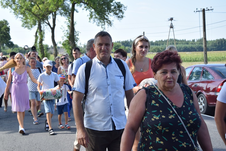 Pielgrzymi z Żychlina i Msza św. z wprowadzeniem relikwii papieża