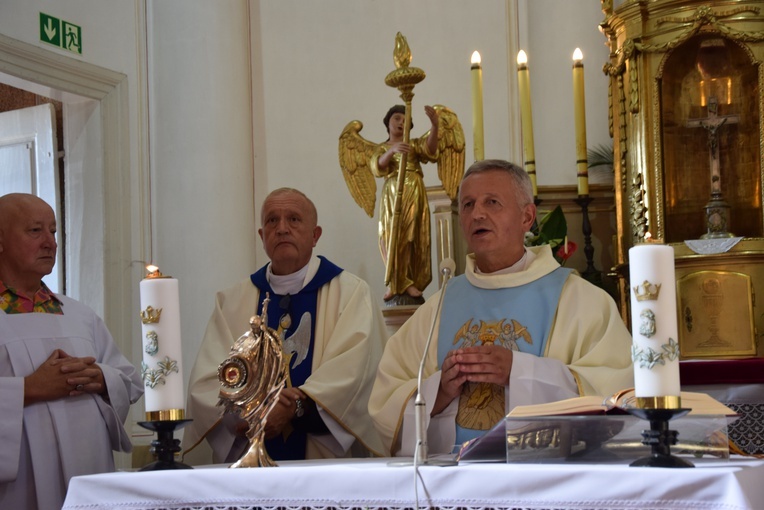 Pielgrzymi z Żychlina i Msza św. z wprowadzeniem relikwii papieża