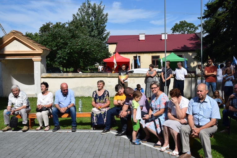 Pielgrzymi z Żychlina i Msza św. z wprowadzeniem relikwii papieża