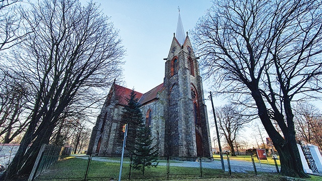 Neogotycki kościół został odrestaurowany w latach 1974–1976.