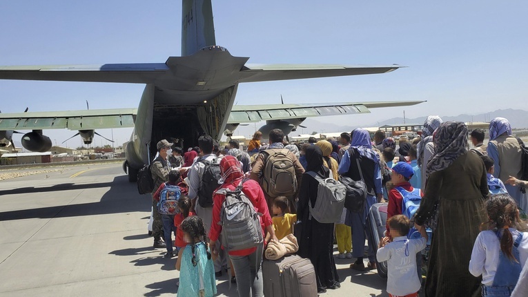 USA: Weterani pomagają Afgańczykom wydostać się z Kabulu
