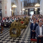 Dożynki, folklor, rycerze, zespoły i uliczni artyści