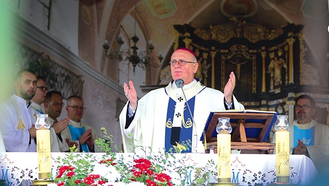 Mszy św. odpustowej przewodniczył metropolita warmiński.