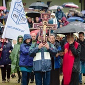 	Pątnicy ofiarowali Drogę Krzyżową w intencji trzeźwości narodu.