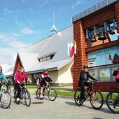 Parafia była organizatorem  m.in. rajdów rowerowych  pod patronatem JP II.