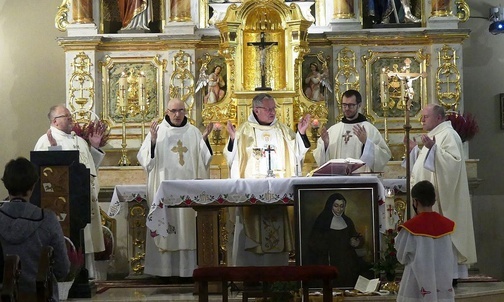 Msza św. inaugurująca jubileuszowy rok 400-lecia działalności sióstr elżbietanek cieszyńskich.