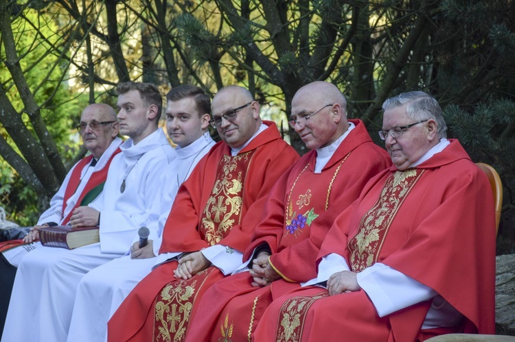 Ochotnica Dolna. Poświęcenie placu pod budowę nowego kościoła