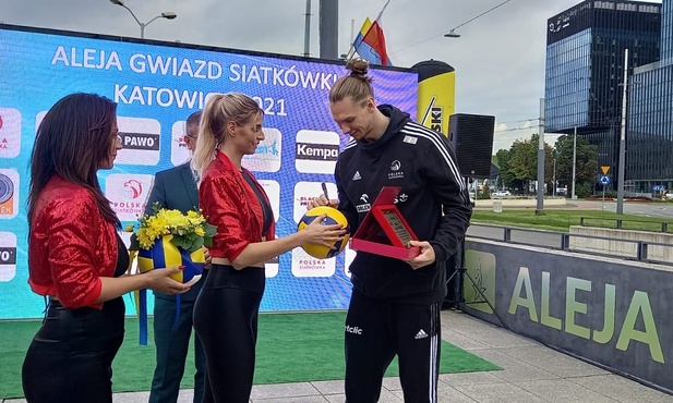 Katowice. Aleja Gwiazd Siatkówki z kolejnymi nazwiskami