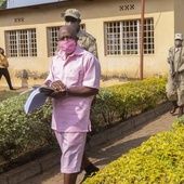 Bohater "Hotelu Rwanda" skazany na 25 lat