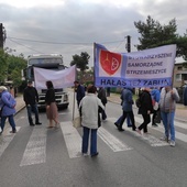 Dąbrowa Górnicza. Mieszkańcy Strzemieszyc nie chcą tirów pod oknami i po raz kolejny blokują drogę