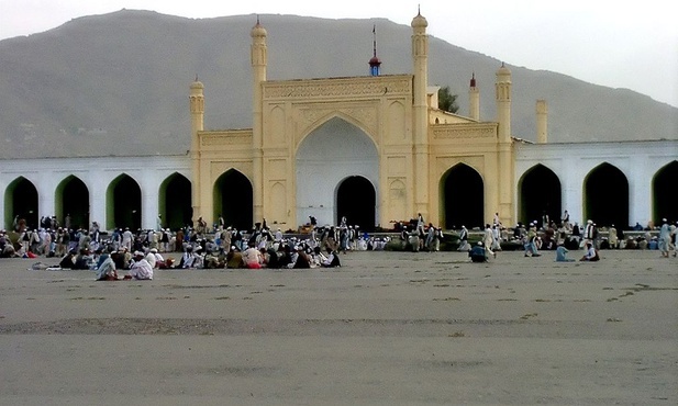 Silna eksplozja w pobliżu meczetu w Kabulu; wielu zabitych