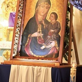 	Odrestaurowany gotycki obraz Matki Bożej.