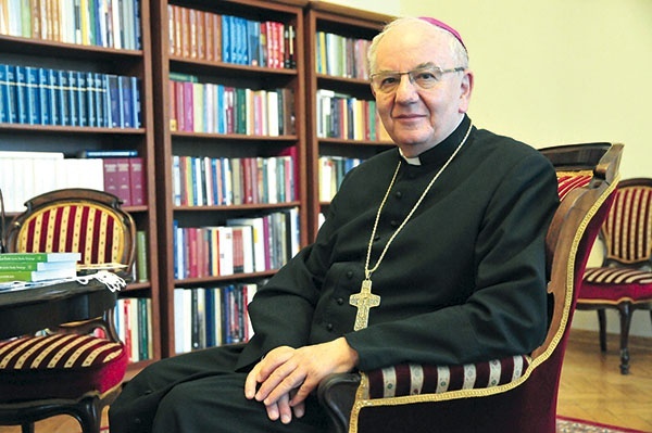 ▲	Decyzja papieża  to duże wyróżnienie  dla polskiego hierarchy. 