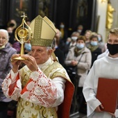 Wniesienie relikwii św. Jana Pawła II.