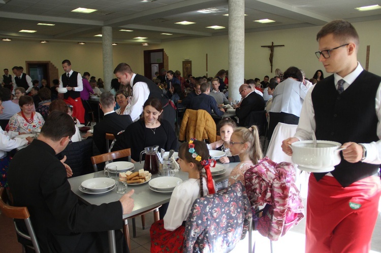 Ponad 200 pielgrzymów z Dobrej na 200-lecie tarnowskiego seminarium