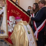 Poświęcenie sztandaru szkoły im. Jana Pawła II w Starych Bogaczowicach