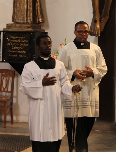 Trzebnica 2021. Powołani do kapłaństwa i życia konsekrowanego u św. Jadwigi