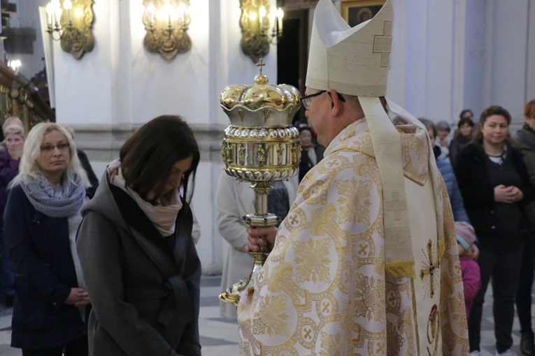 Transmisja Mszy św. na zakończenie pielgrzymki kobiet do grobu św. Jadwigi Śląskiej