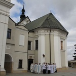 Tuchów. Pielgrzymka na 25-lecie Towarzystwa Przyjaciół WSD w Tarnowie