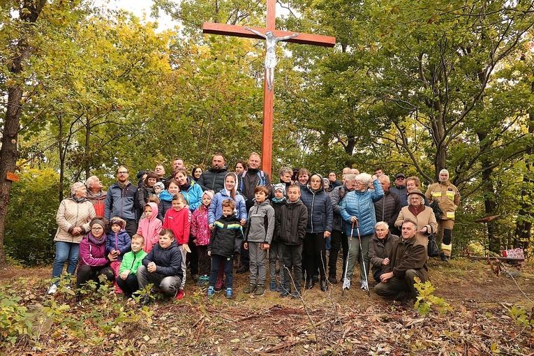Poświęcenie krzyża nad Jarnołtówkiem