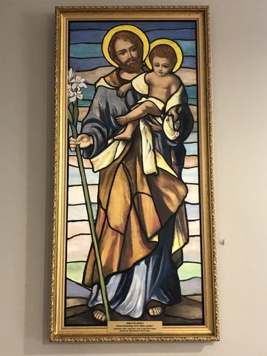 Pamiątką jubileuszowego Roku św. Józefa, patrona "Józefowa" jest wizerunek  św. Józefa, poświęcony przez bp. Piotra Gregera.