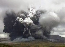 Japonia: Erupcja jednego z największych aktywnych masywów wulkanicznych na świecie
