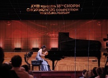 Japońska pianistka Aimi Kobayashi. W konkursie uczestniczyło czternaścioro Japończyków.