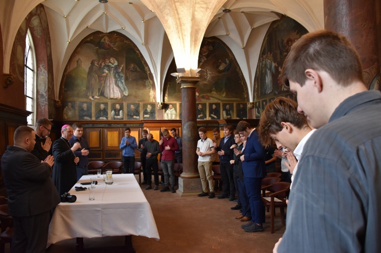 Spotkanie metropolity gdańskiego z przyszłymi ceremoniarzami