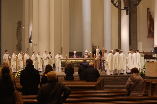 Dzień Zaduszny 2021 w katowickiej katedrze