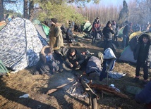 Setki migrantów już przy granicy białorusko-litewskiej
