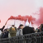 Marsz Niepodległości zakończył się na błoniach Stadionu Narodowego